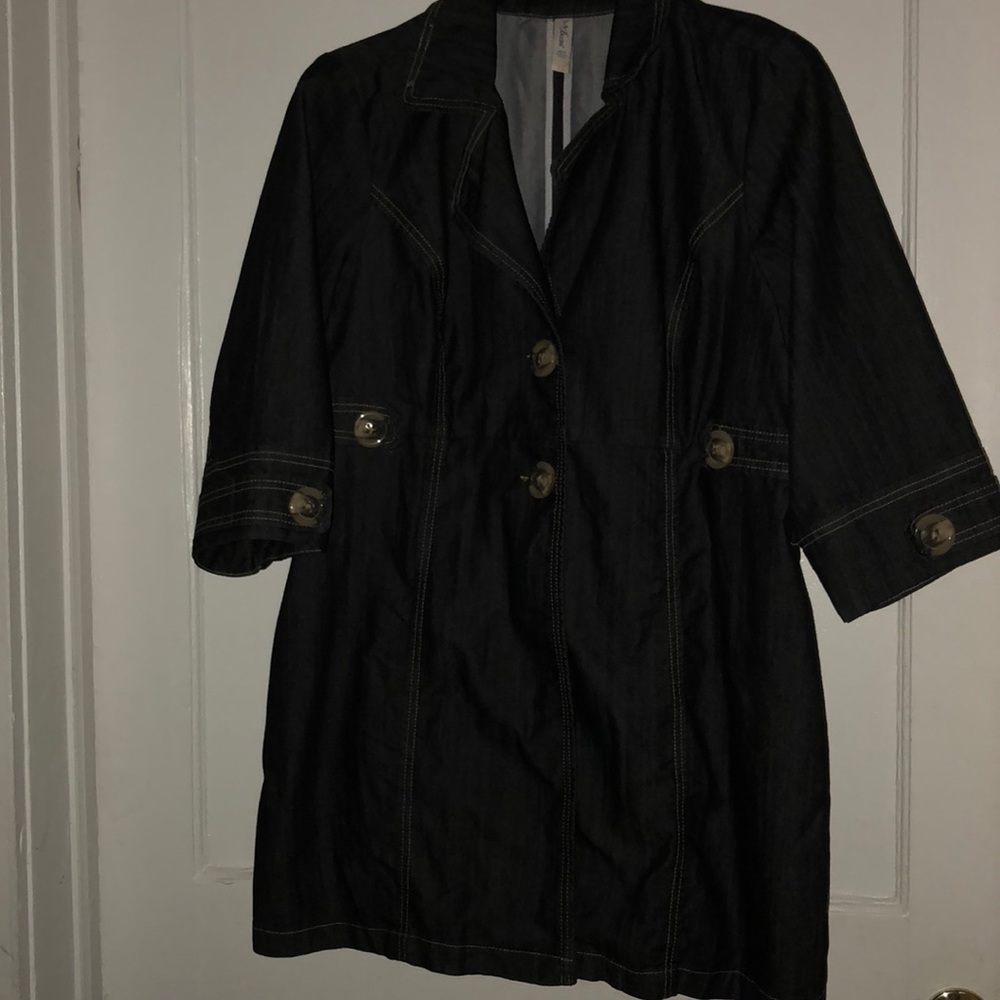 Short Denim trench jacket.